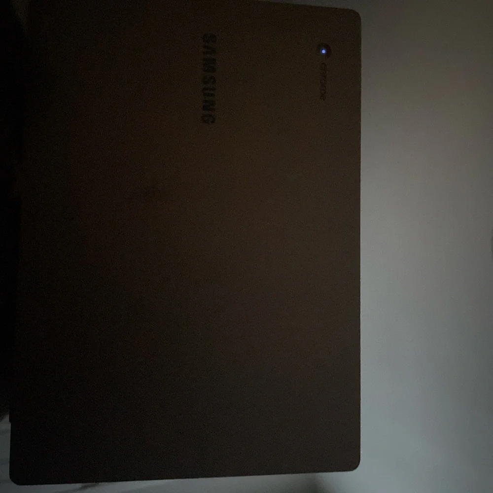 Samsung Black Laptop with Sleek Design